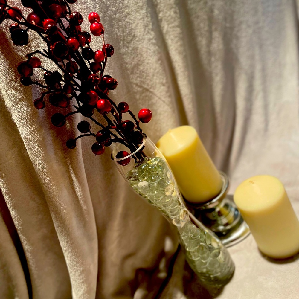 ‼️3/$33‼️ ✨🍶Unique tall vase🍶✨